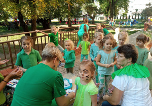 Frebelki mają malowane twarze