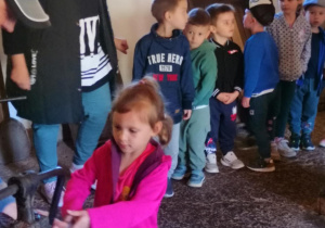 Dzieci w olejarni
