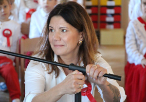 Pani Asia podczas występów dzieci, fot. Łódzkie Kuratorium Oświaty