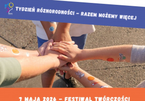 Plakat pod nazwą Siła edukacji tkwi w relacji