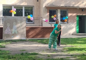 Pani Agnieszka i Monika witają zgromadzonych