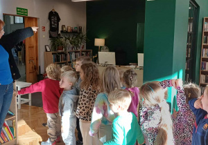 Frebelki w bibliotece