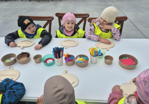 Sensorki podczas zajęć plastycznych