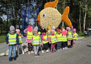 Zdjęcie grupowe dzieci