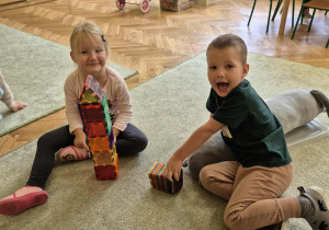 Zabawy konstrukcyjne w sali