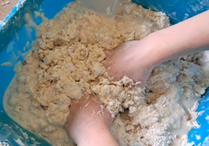 Wyrabianie masy z produktów